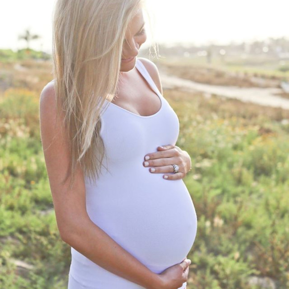 ✨✨ Meet your Posher, Elise ✨✨ - Picture 7 of 8